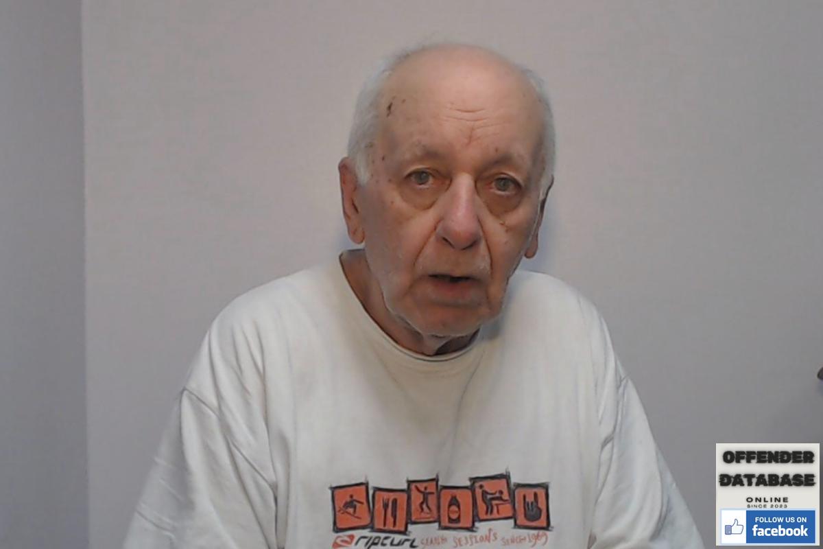 Derek Clayton paedophile sex offender - Oldham Derek Clayton paedophile sex offender - Oldham